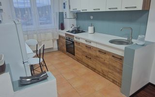 Apartament de vânzare 2 camere Zona Han - Poză 1
