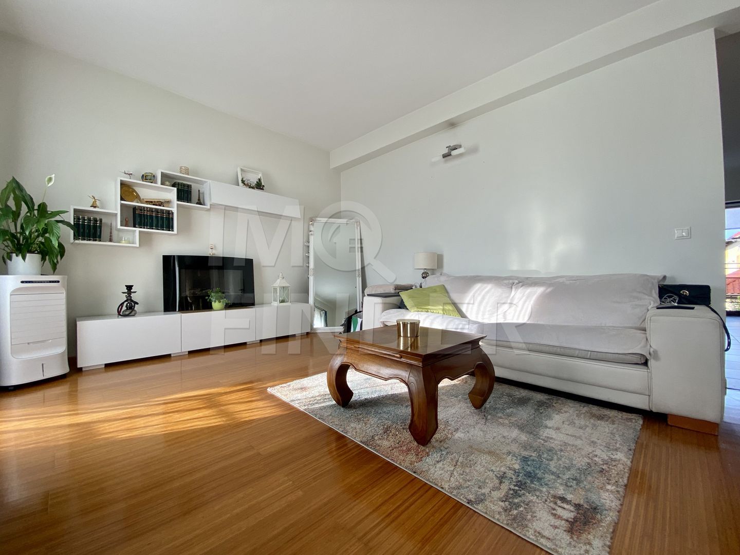 Apartament 2 camere Bloc tip Vila, Parcare Subterana, Buna Ziua - Poză 2