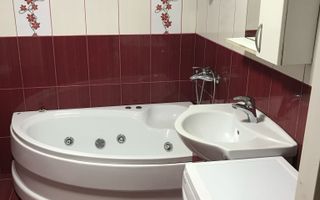 CASA cu 2 imobile în zona centrala - Poză 4