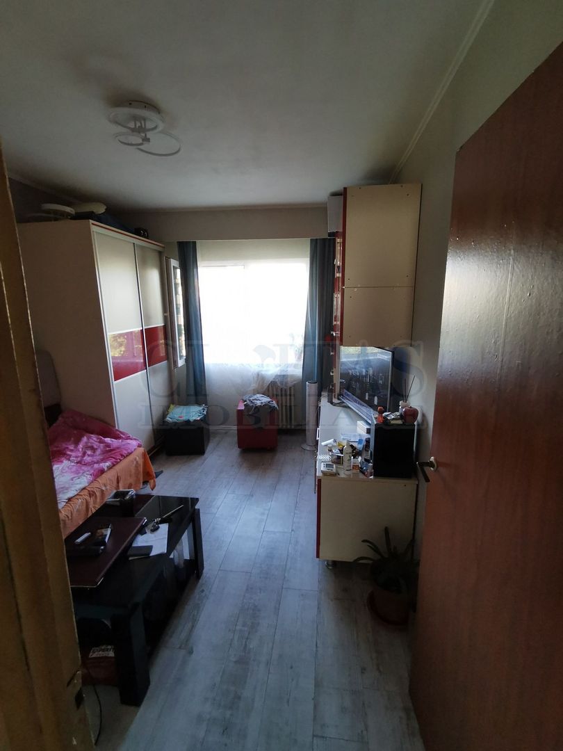 Apartament cu 3 camere in carteriul Zorilor - Poză 8