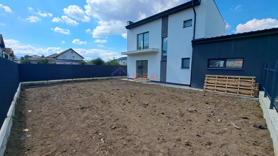 Casa Moderna cu 4 camere si garaj, in zona Trifoiului - Poză 3