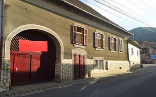 Casa de 150mp / cu spatiu comercial la parter / Sadu - Poză 1