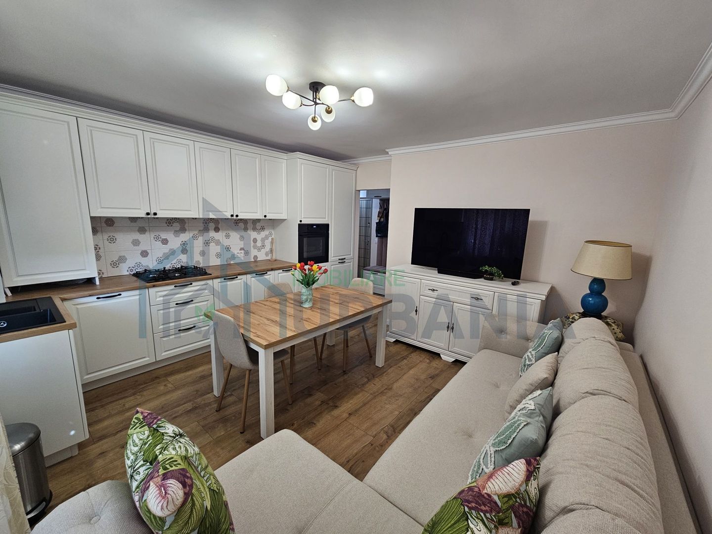 Apartament 2 camere renovat, Târgu Frumos, Strada Măicuța - Poză 1
