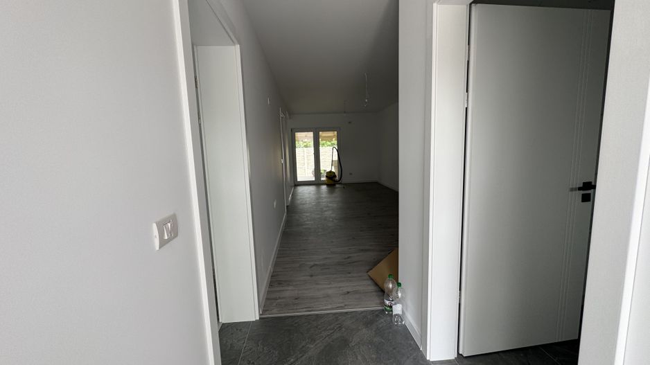 Sanmihaiu Roman, Duplex pe Parter, 3 camere,2 bai,terasa spatioasa - Poză 4
