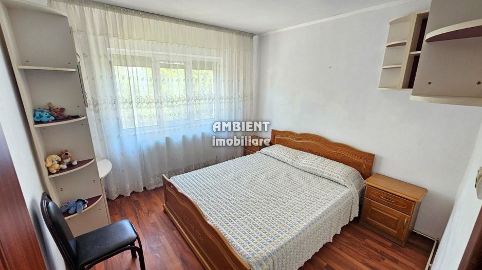Apartament cu 3 camere, etaj 3, zona TRAIAN - RECUMED; - Poză 2
