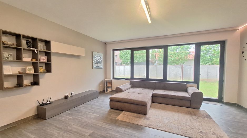 Duplex 4 cam 3 bai parcare&curte Prelungirea Ghence str. Maracineni - Poză 2