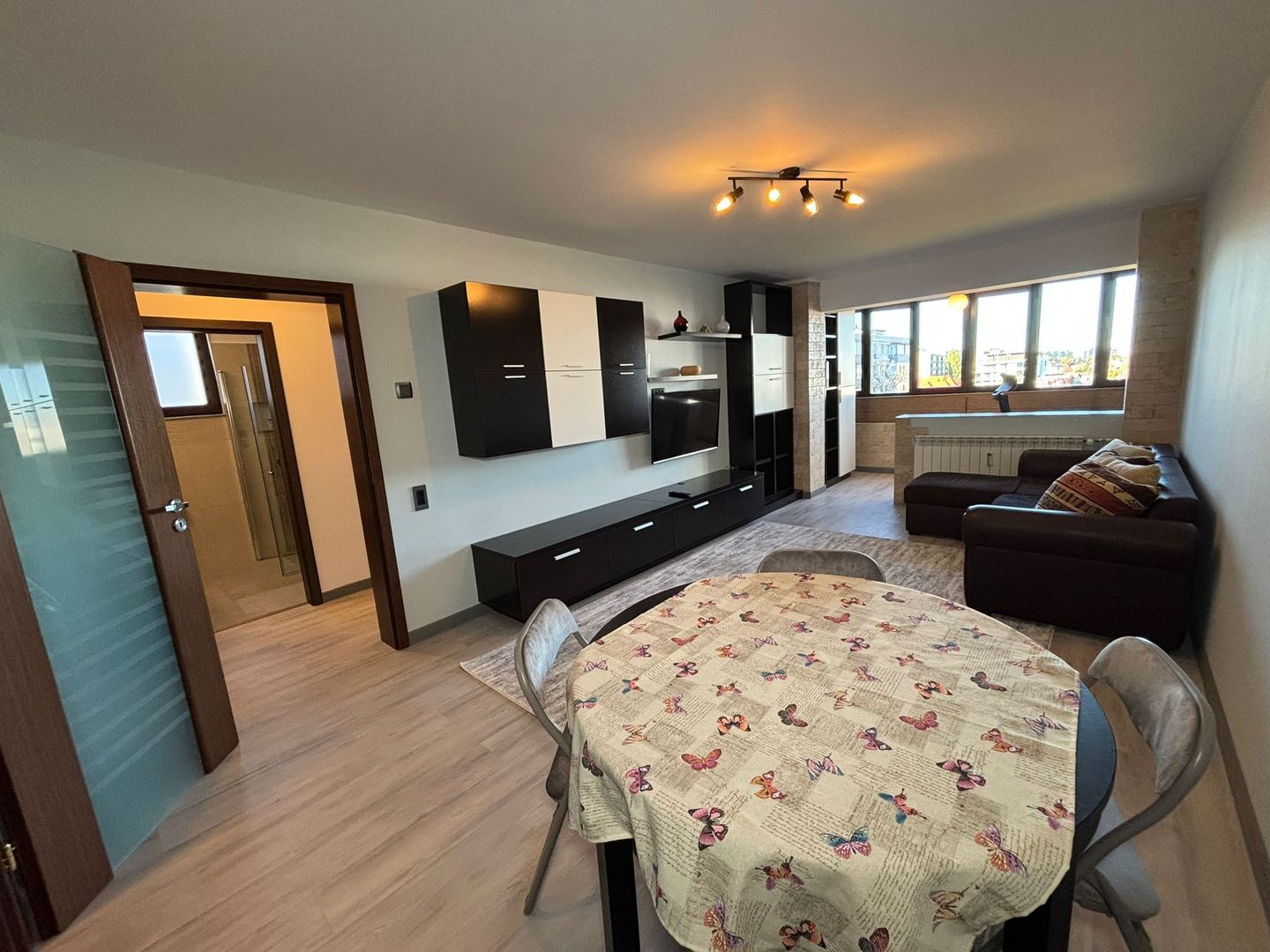 AP. 2 CAMERE DOMENII, LOC PARCARE, PRIMA INCHIRIERE, METROU 6 MINUTE - Poză 2