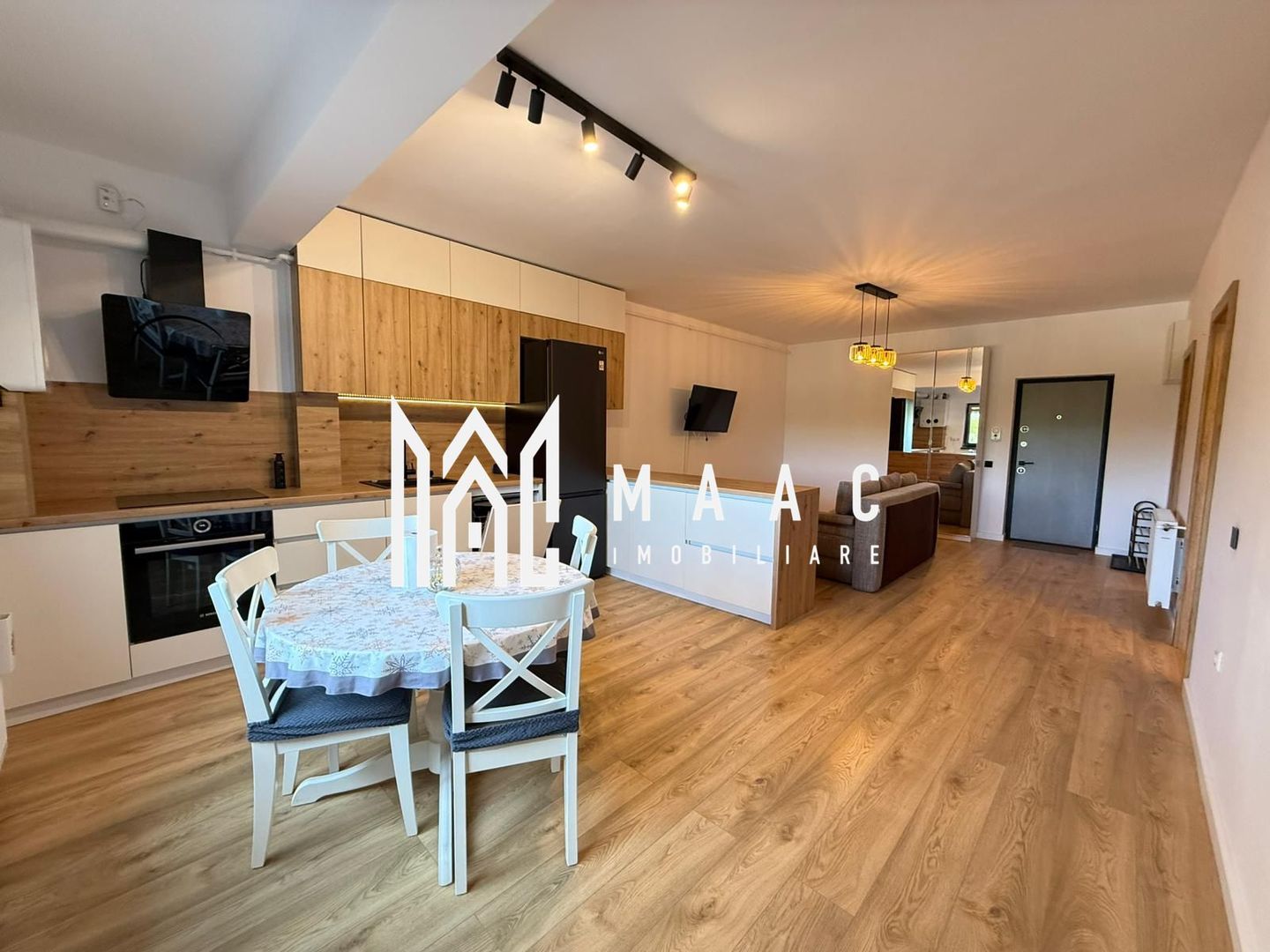 Apartament 2 camere | Etaj 1 | Parcare | Balcon | Modern - Poză 1