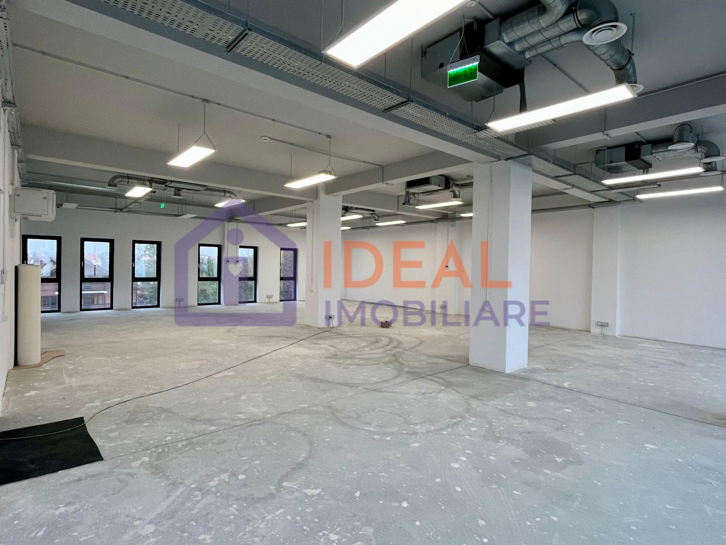 Spatiu comercial de inchiriat- 200 mpu, zona Podul Garii - Poză 2