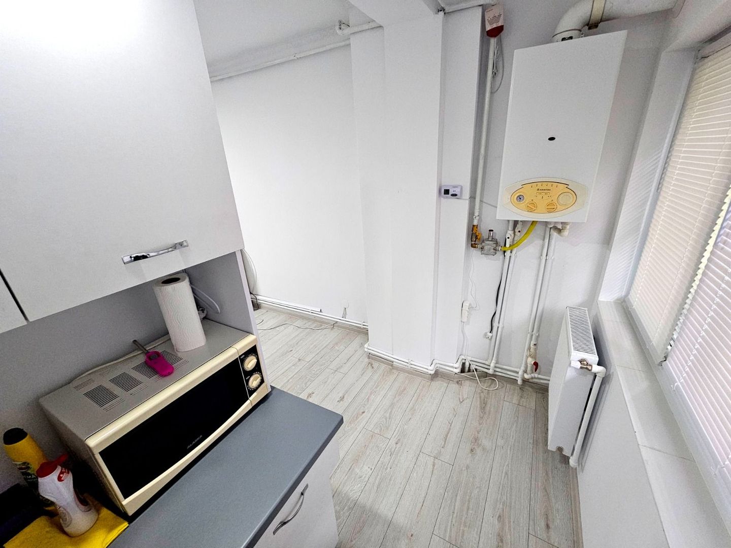 De vanzare apartament cu o camera, zona Reno - Doja, parter, 46.500 euro - Poză 2