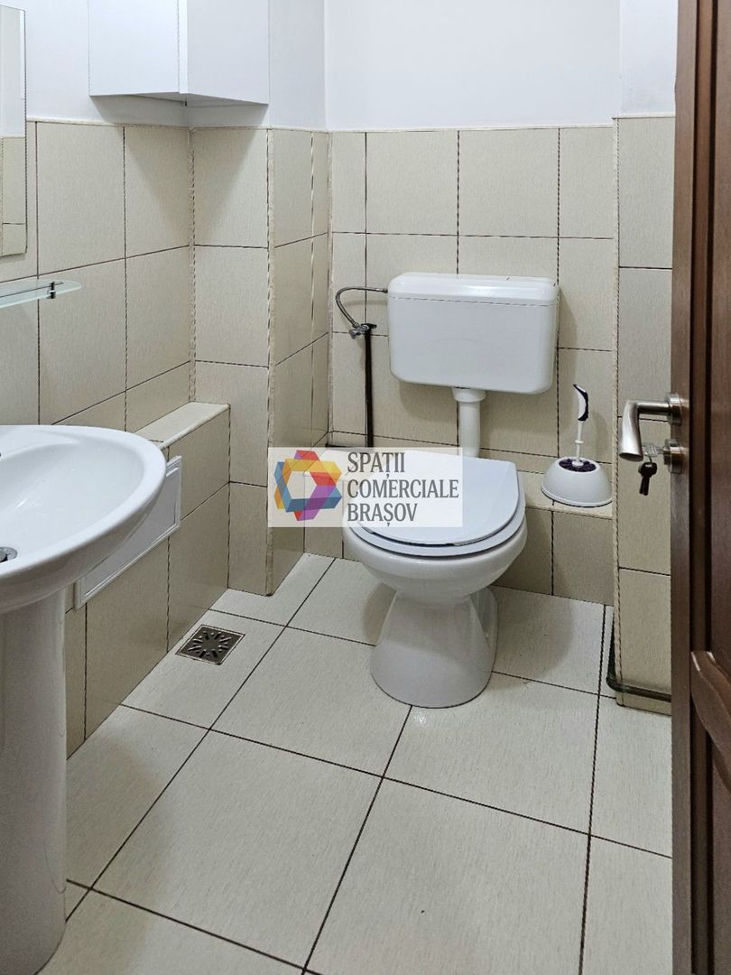 Apartament cu patru camere, zona Tractorul 81 mp - Poză 5