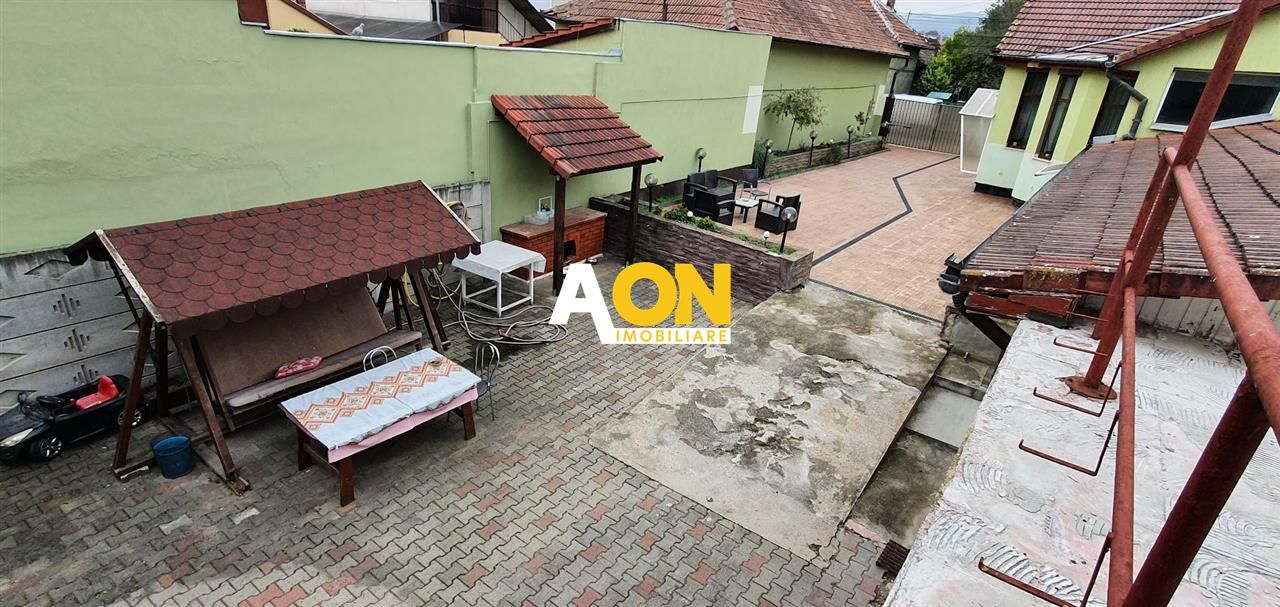 Casa 5 camere cu garaj 1043 mp teren zona Maieri - Poză 4