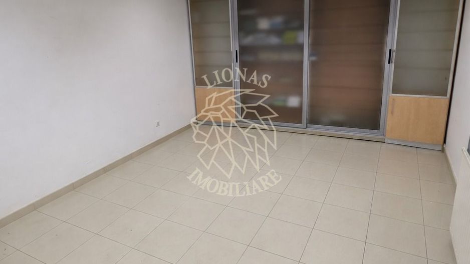 Spatiu comercial 55 mp-ideal cabinet, farmacie, salon-Zona Han - Poză 2