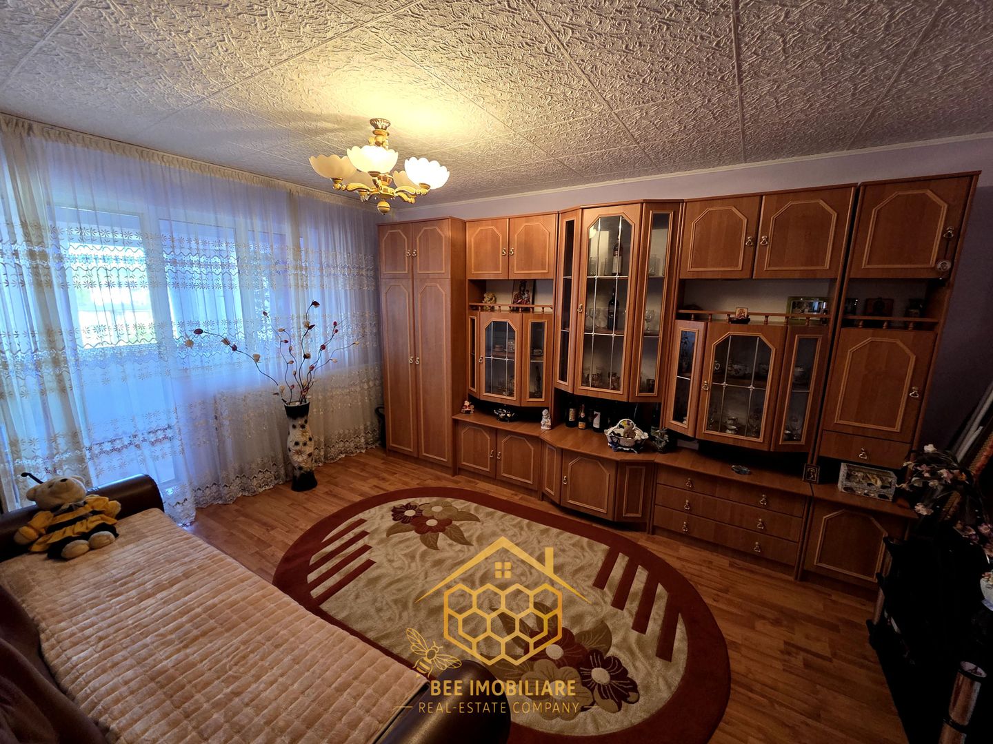 Apartament cu 3 camere in zona centrala - Filiasi - Poză 4