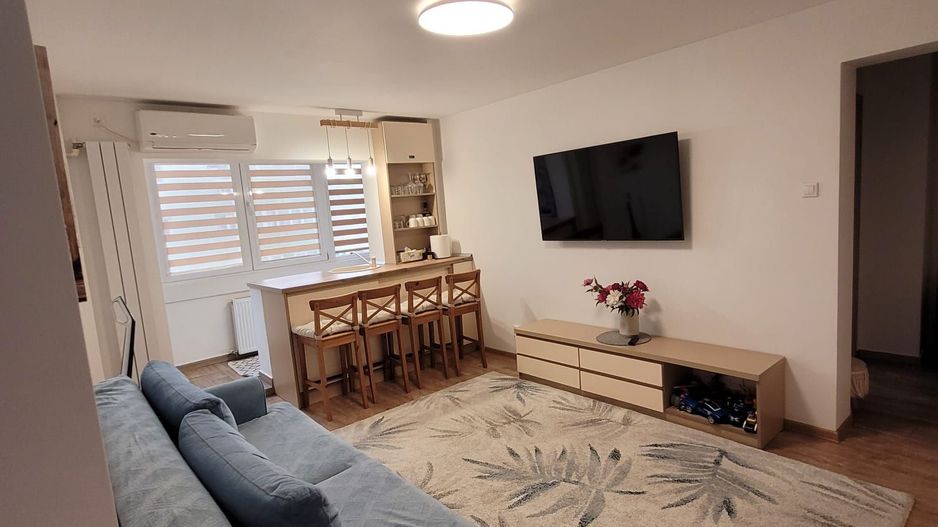 Apartament 2 camere complet renovat,piata Veteranilor,bloc1981 - Poză 2