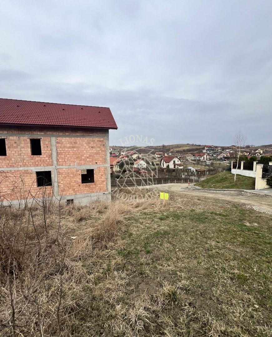 Casa 4 camere 340 mp-2 balcoane-teren 795 mp-Sigmir - Poză 2