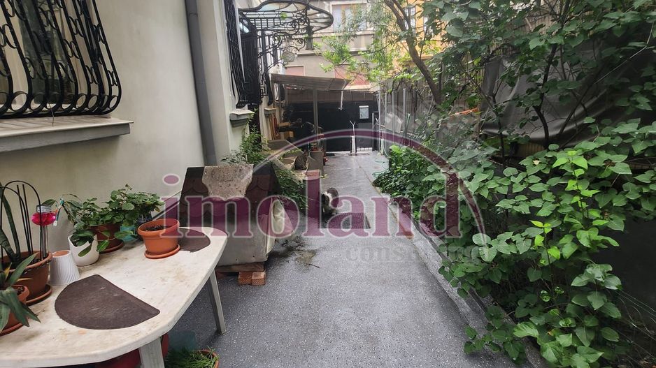 Casa de vanzare 4 camere, curte comuna Ultracentral - Poză 3