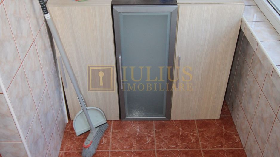 La 5 minute de Spitalul judetean, 3 camere,  centrala proprie - Poză 9