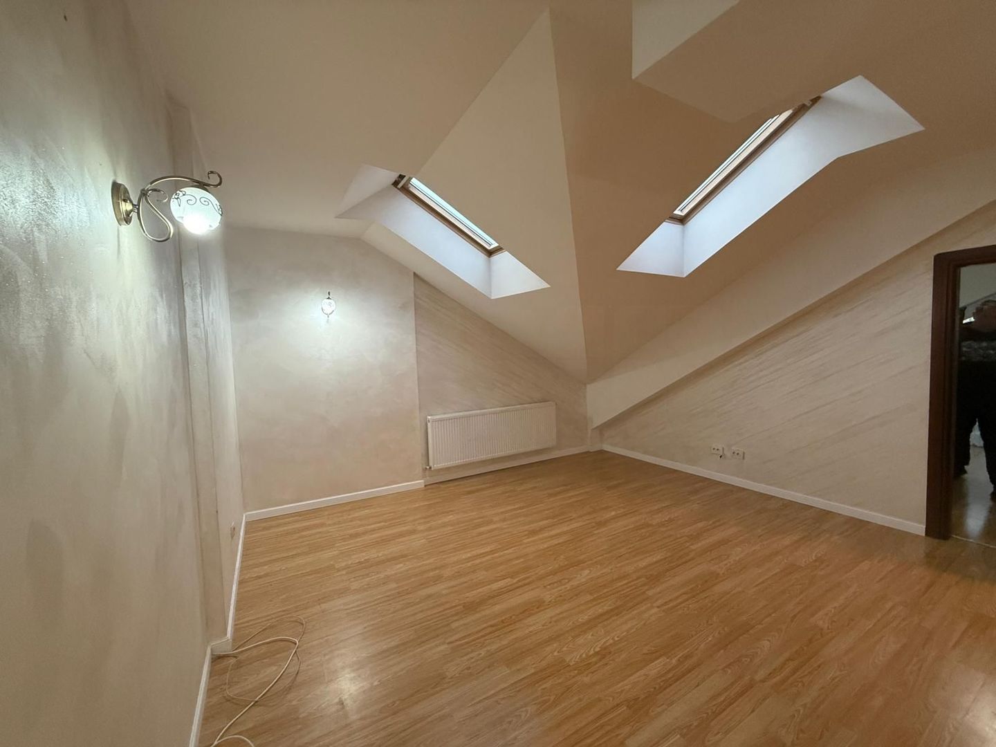 APARTAMENT 2 CAMERE  | 80 MP | 300 EURO | RĂDĂUȚI - Poză 3