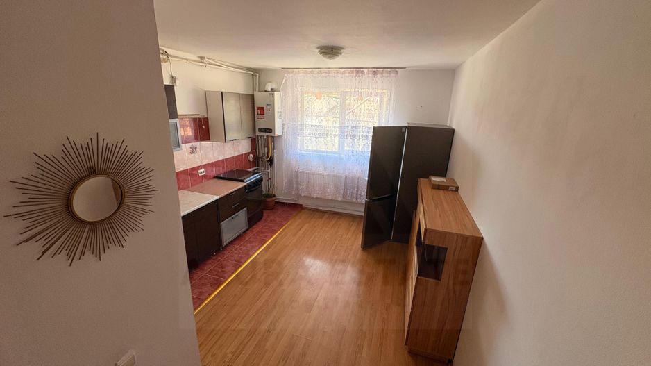 Garsonieră 36 mp compartimentată pe 2 niveluri in zona Terezian - Poză 8