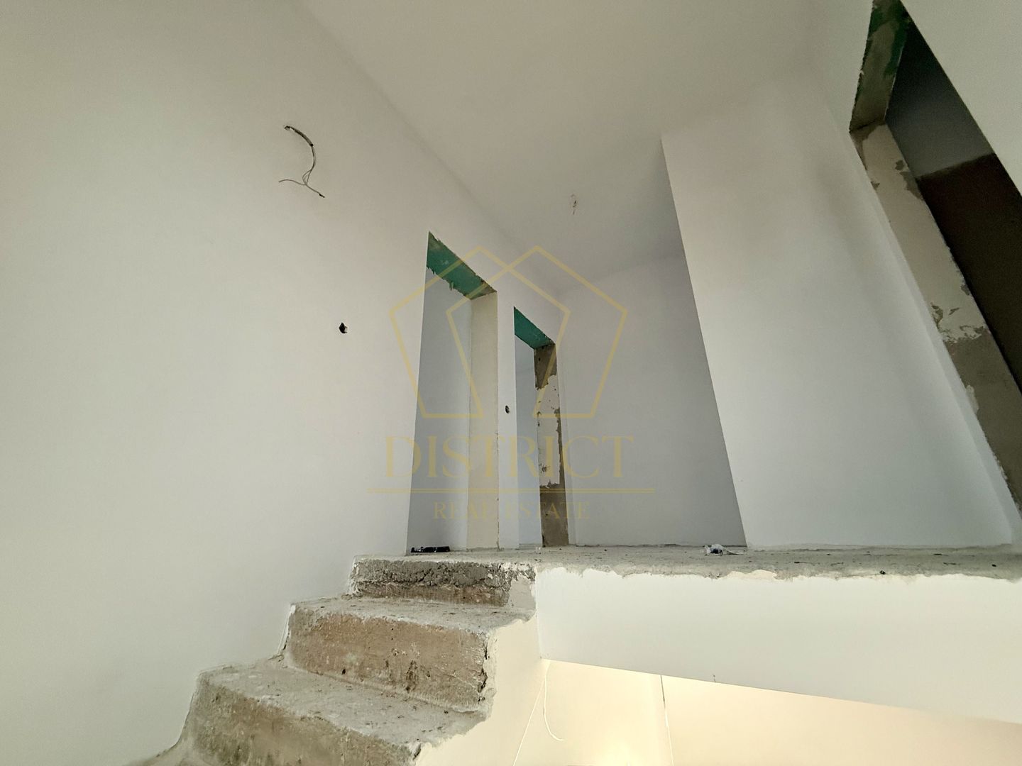 Duplex cu perete dublu cu toate utilitatile | Sanandrei - Poză 7