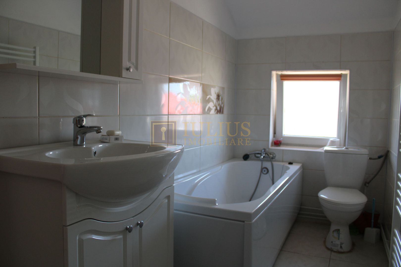 Casa in Duplex, zona Girocului, P+E+M, centrala proprie, garaj, 3 balcoane,3bai! - Poză 23