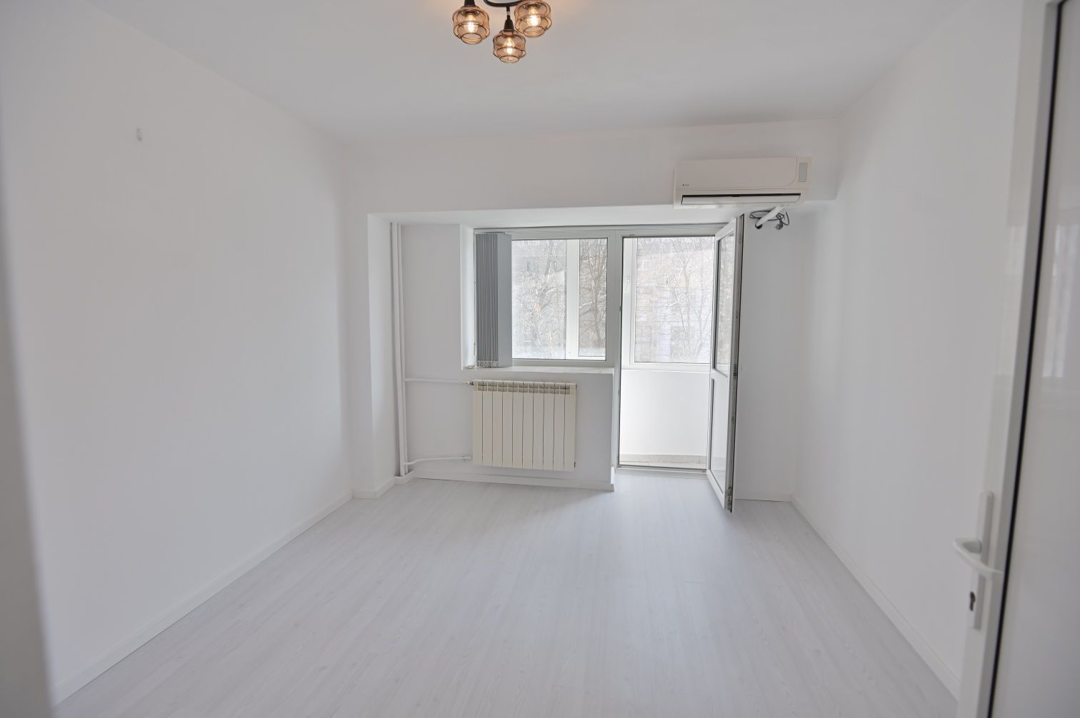 Vanzare Apartament 2 Camere Stradal Bd.Decebal - Rond Alba Iulia - Poză 2