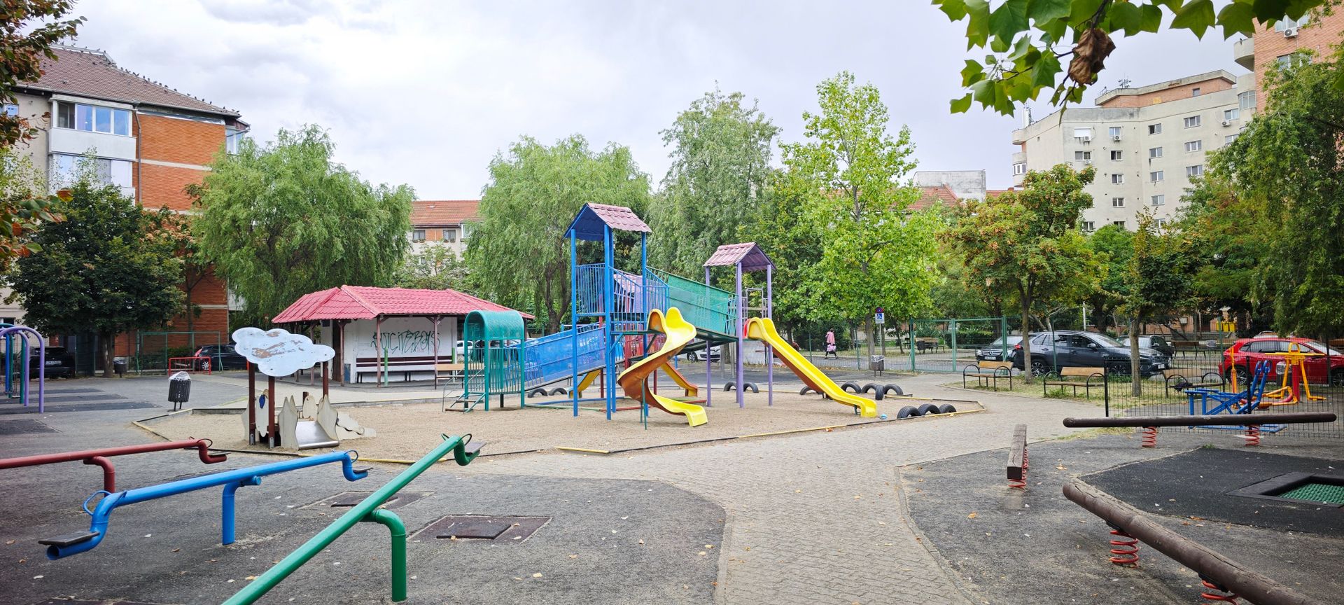 Apartament mare, decomandat, bucatarie separata. PET FRIENDLY. - Poză 35