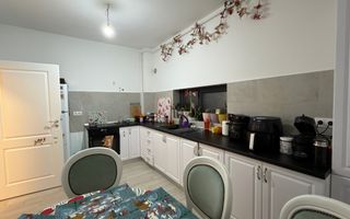 Decomandat. Cu gradina proprie. Mobilat si utilat - Poză 3