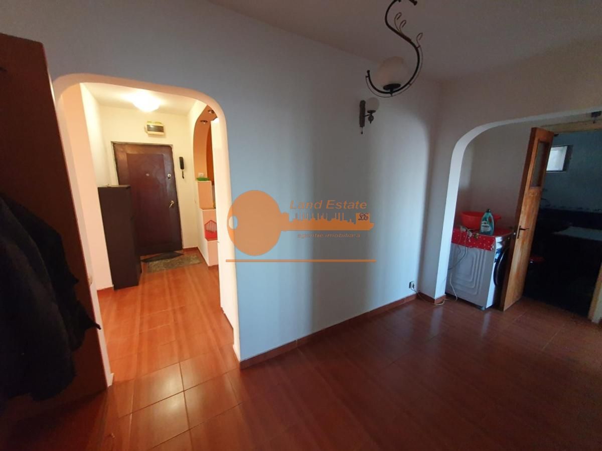 4 camere – Vedere panoramică E-S-V - Pantelimon / Vergului - Poză 12