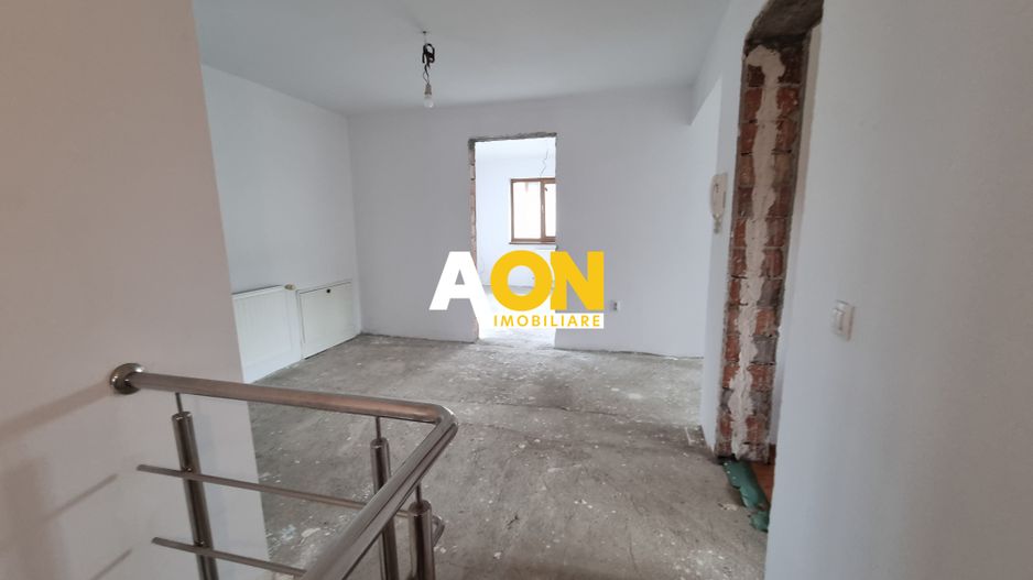 De vanzare casa 6 camere, S+P+M, 900mp teren, Cetate - Poză 10