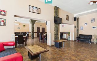 Casă și clădire de apartamente la Orțișoara - Poză 1