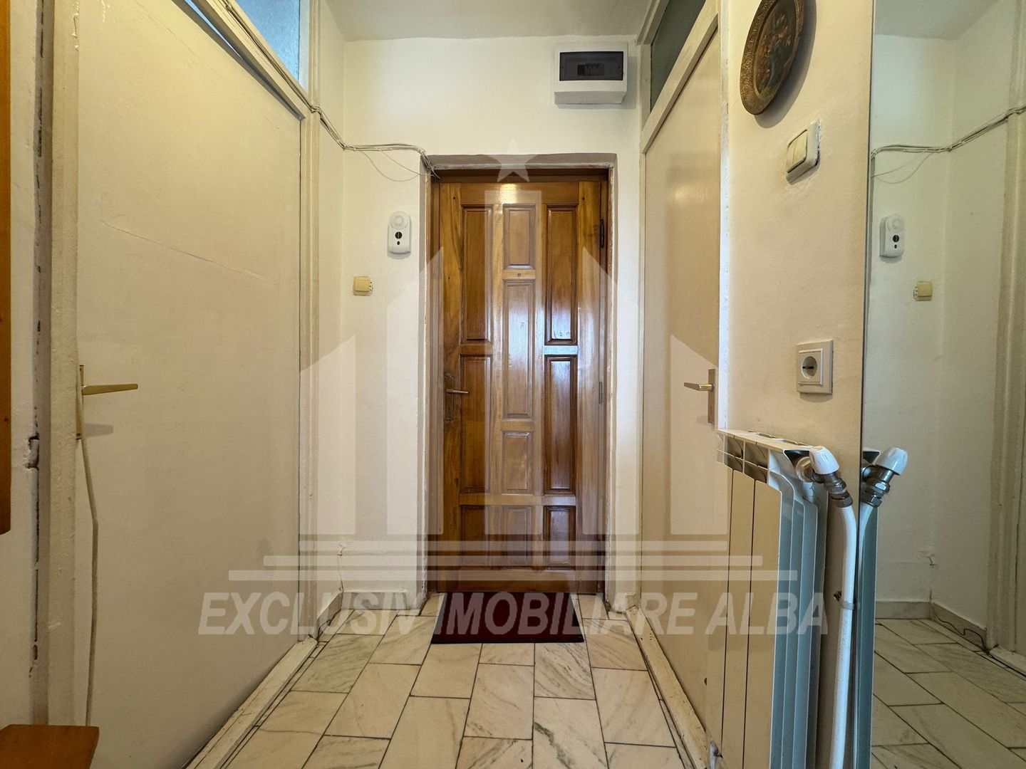 Garsoniera decomandata de inchiriat, Cetate - M-uri - Poză 6