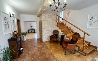 Casa de vanzare - 5 Camere, 2 Bai,  Garaj, 1000mp Teren - Poză 4