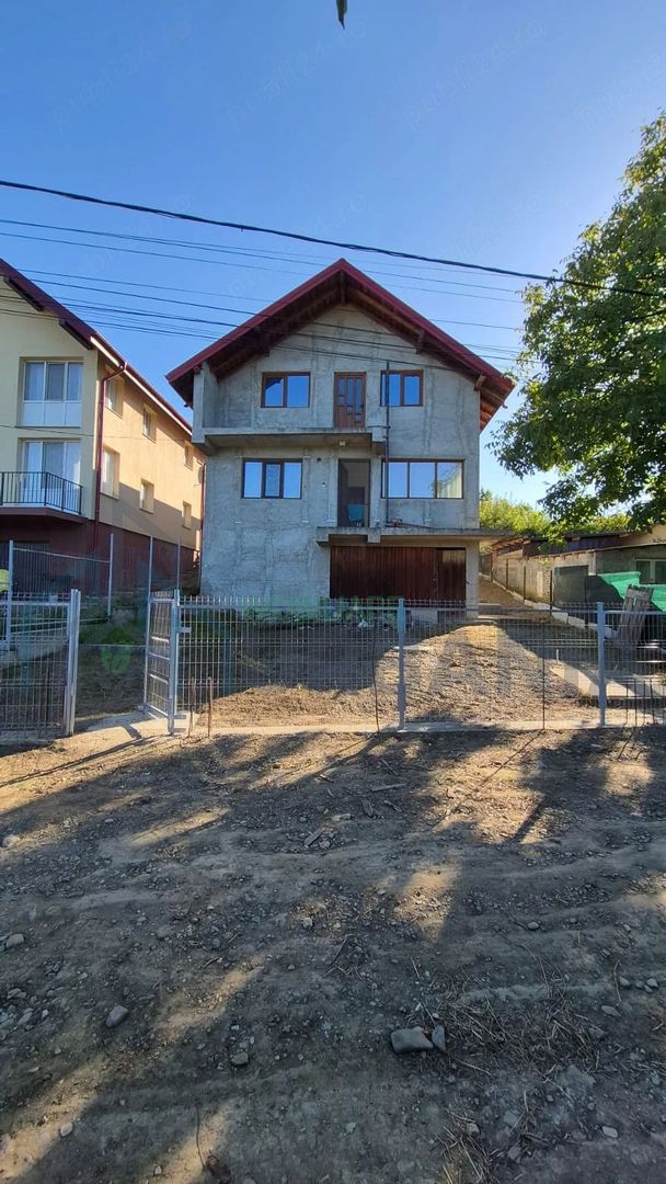 Casă de vânzare în Carlig, comuna Popricani, Iași - 264 mp - Poză 1