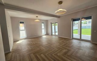 Casa generoasa, amenajari moderne - gata de mutare - Poză 3