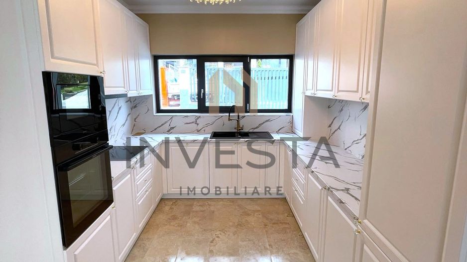 Casa moderna cu priveliste asupra orasului, terasa cu jacuzzi, Iris - Poză 9