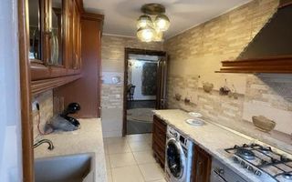 Proprietate specială cu 3 camere în Bucuresti - Poză 1