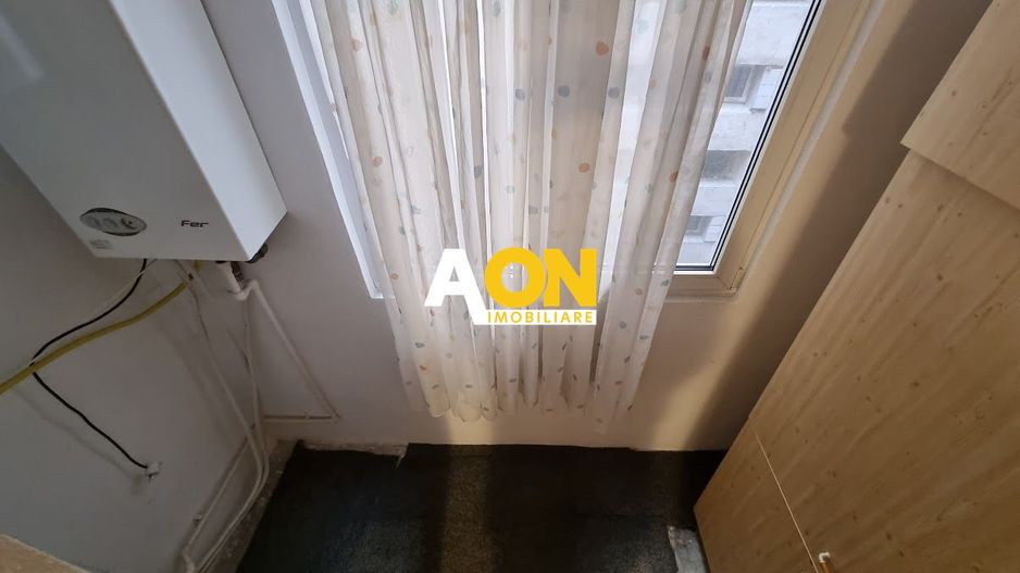Apartament 3 Camere Decomandat, Bloc cu Lift, Zona Centru - Poză 6