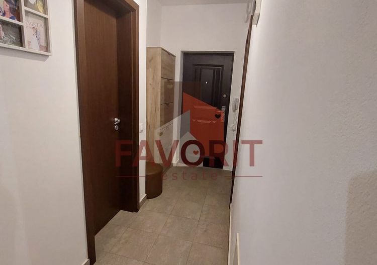 Decomandat. Mobilat si utilat. 2 balcoane. - Poză 2