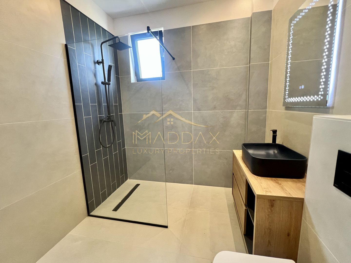 Vilă **6 camere  **451mp // Zona Iancu Nicolae - Poză 52