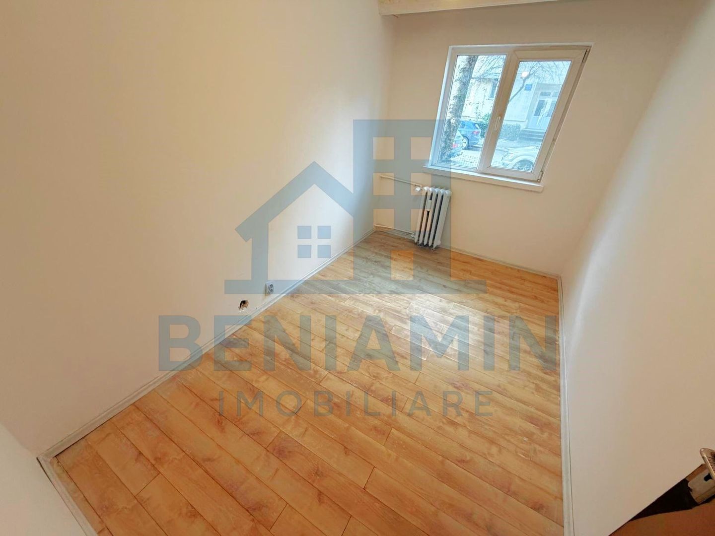 4 Decomandate-Doua bai-Parter-Disponibil Imediat-Zona linistita - Poză 3
