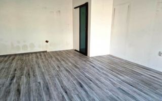 Inchiriez spațiu comercial zona 9 Mai!! - Poză 1