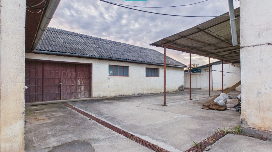 Proprietate impresionantă Sântana - 3500 mp utili - Poză 60