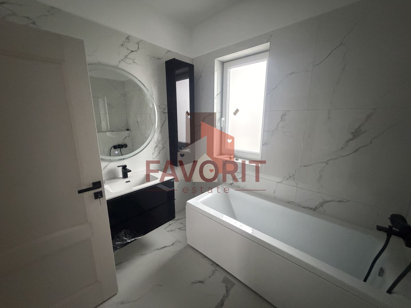 Disponibila imediat. Zona centrala. Toate utilitatile si asfalt - Poză 20