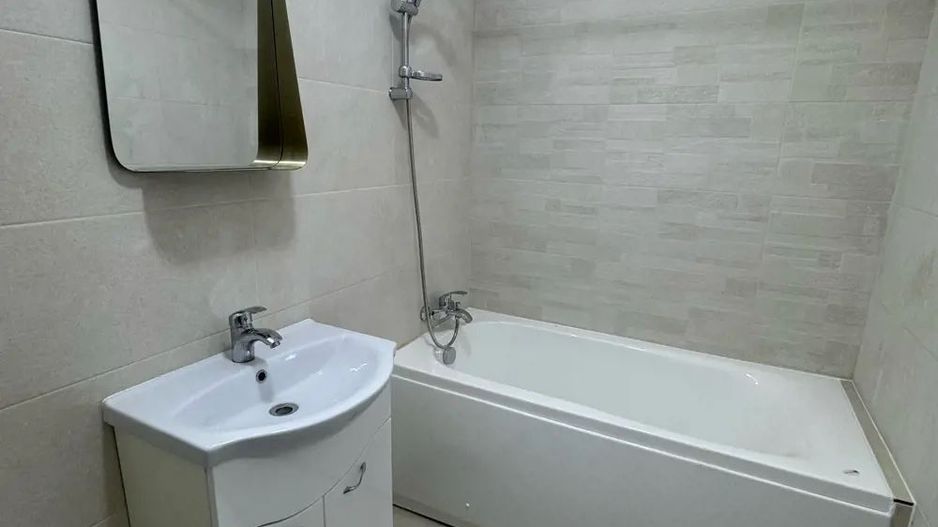 Apartament de inchriat 3 camere - Poză 2