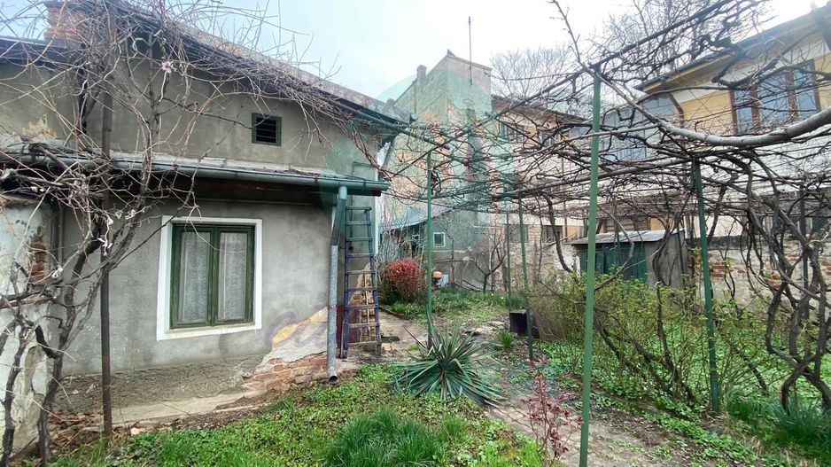 Casă cu teren generos lângă Bulevardul Banu Manta - Poză 7