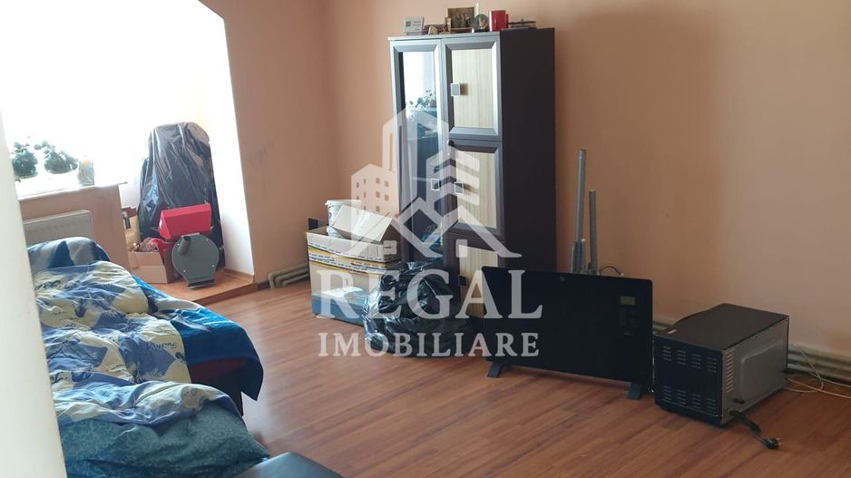 Apartament cu 3 camere de vânzare. Zona Micro 5 - Poză 1
