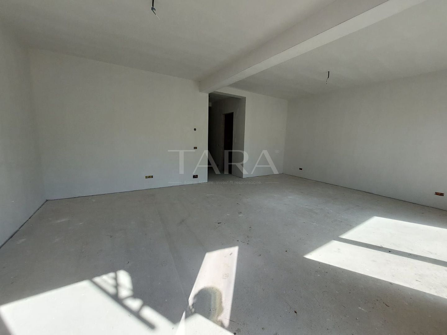 Casă spațioasă cu grădină în Florești, aproape de zona Somesului. - Poză 2