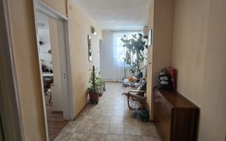 Apartament cu 3 camere  de vanzare - B dul 1 Mai - Poză 10